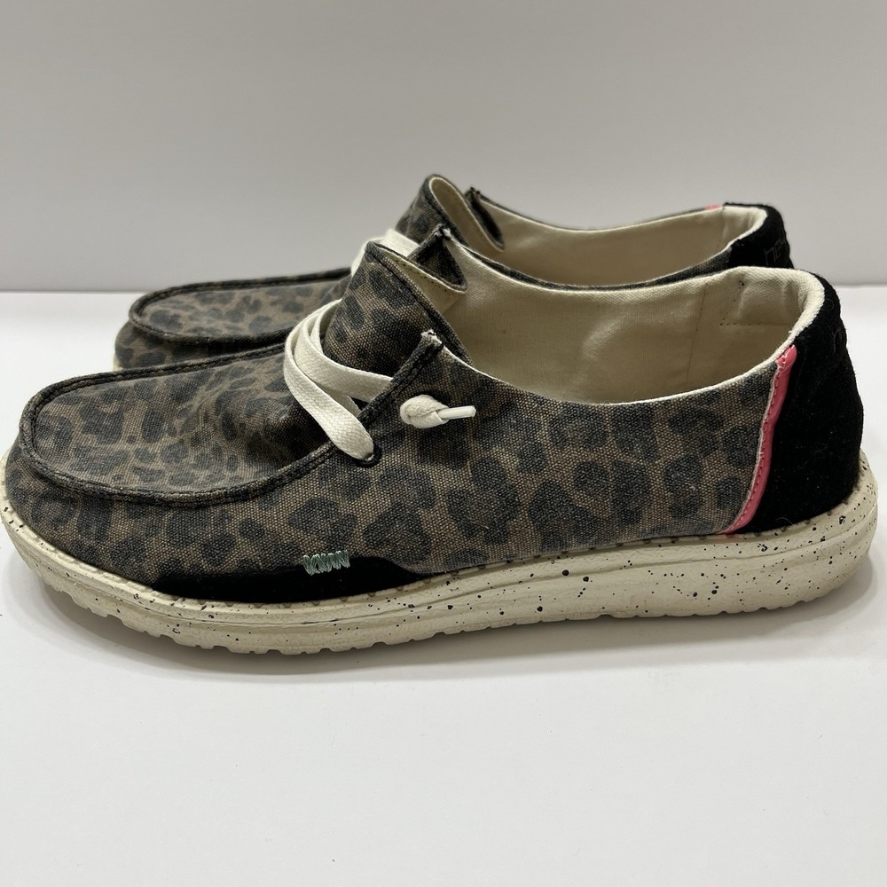 Hey Dude Wendy Jungle Brown Leopard Print Black Heel Trim Women's 7